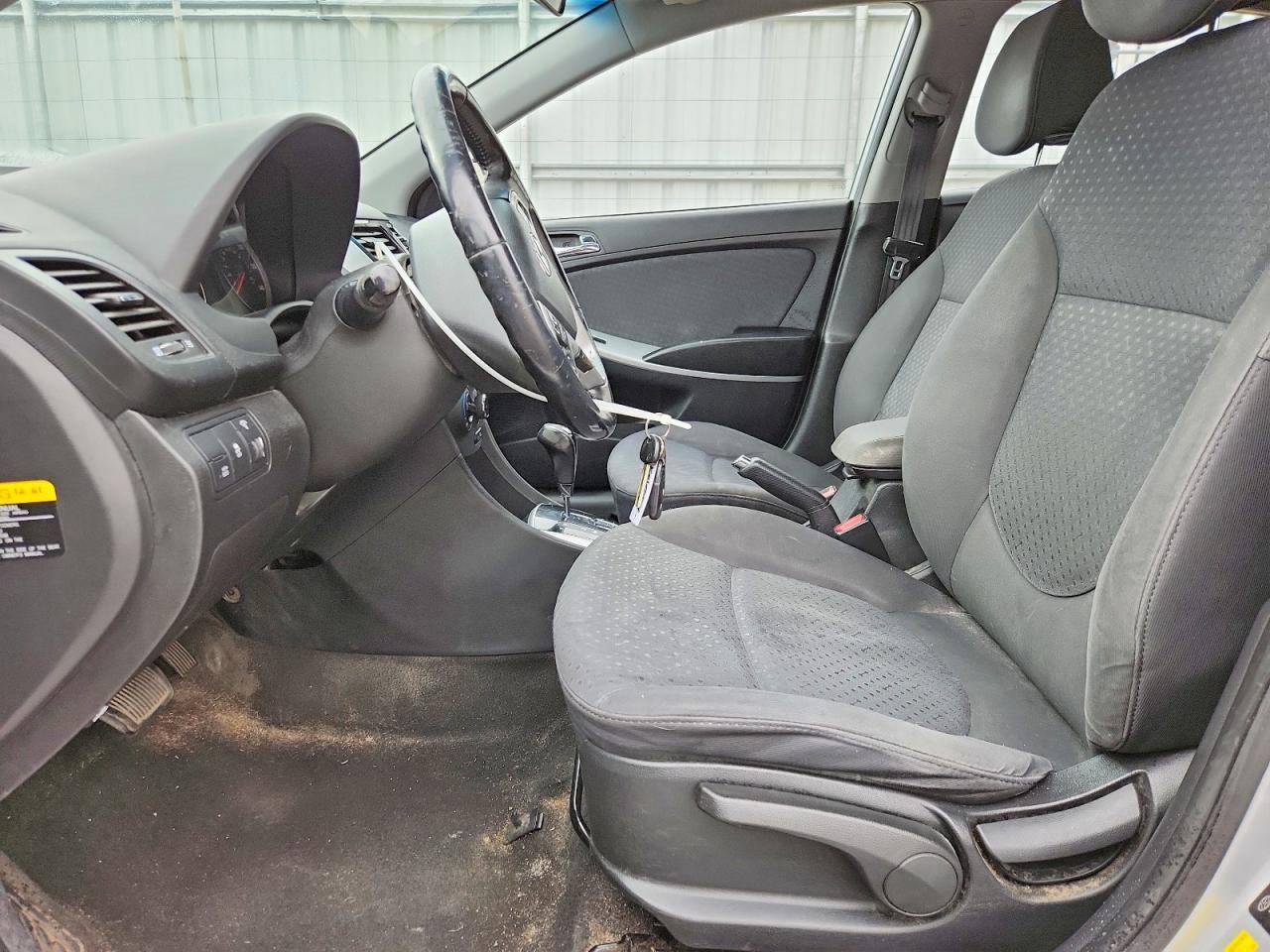 2012 Hyundai Accent Se - Фото 7