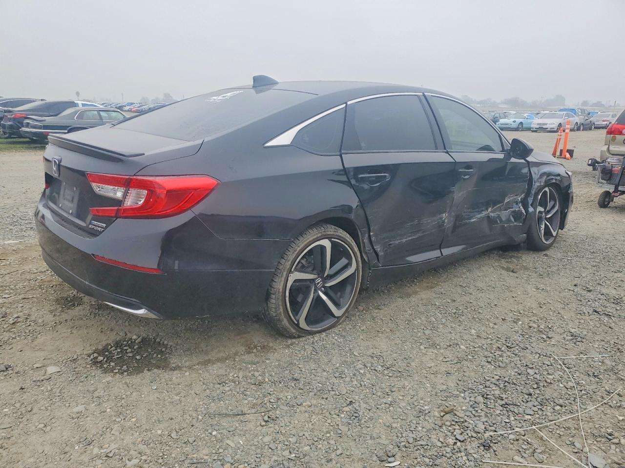 2022 Honda Accord Hybrid Sport - Image 3