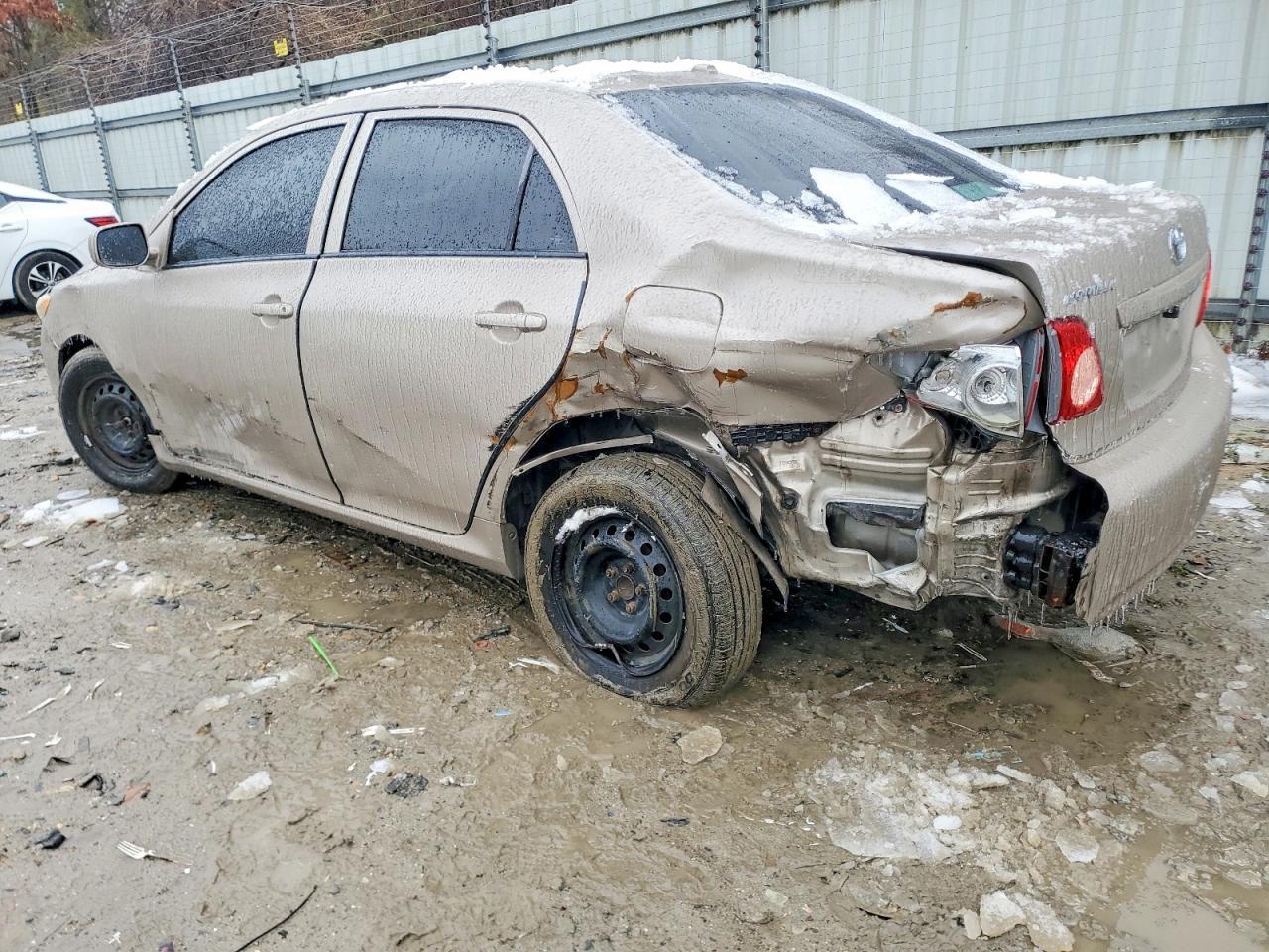 2010 Toyota Corolla Le - Фото 2