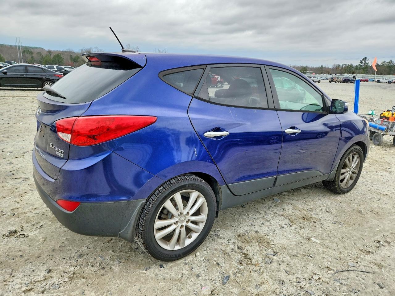 2012 Hyundai Tuscan - Фото 3