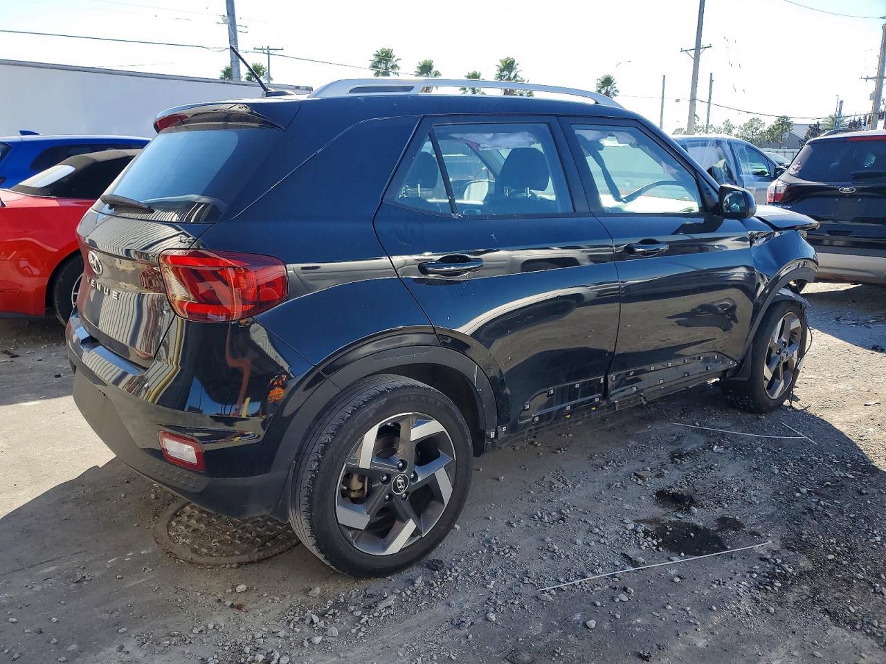 2023 Hyundai Venue Sel - Фото 3