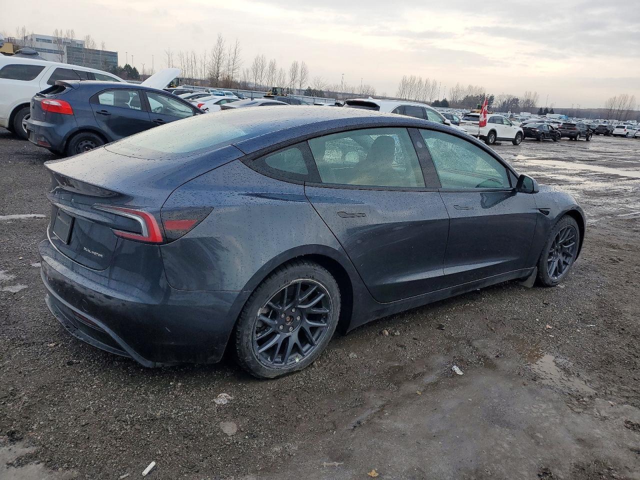 2024 Tesla Model 3 - Фото 3