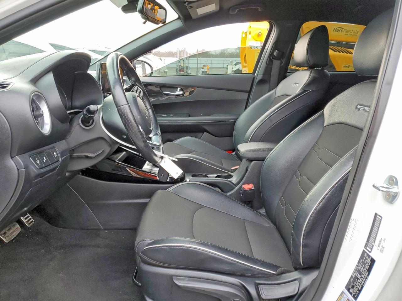 2022 Kia Forte Gt Line - Image 7