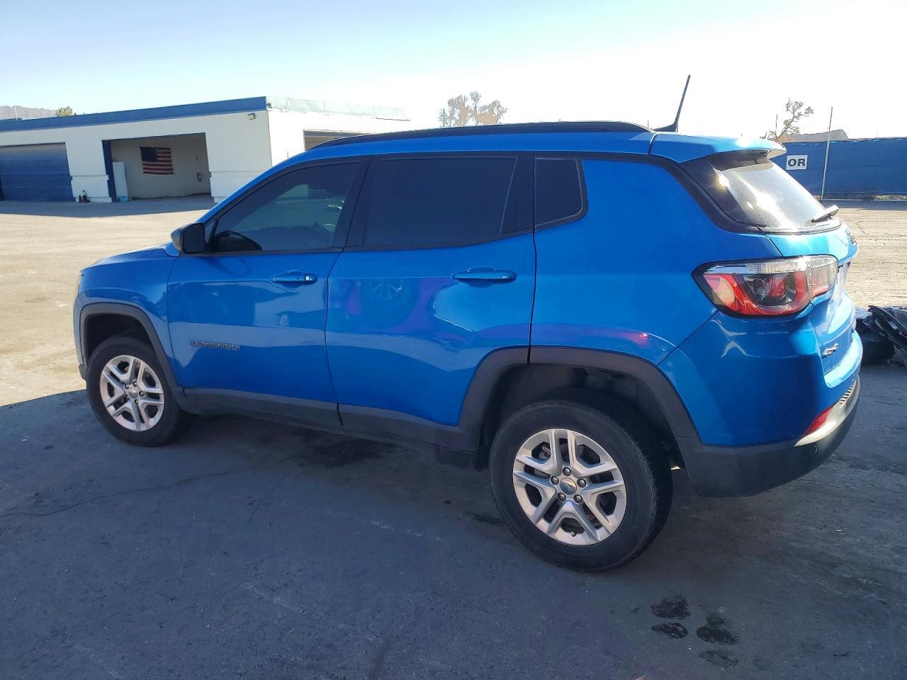 2018 Jeep Compass Sport - Фото 2