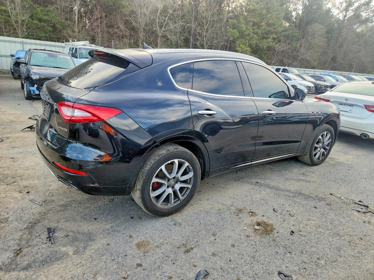 2017 Maserati Levante Luxury - Image 3