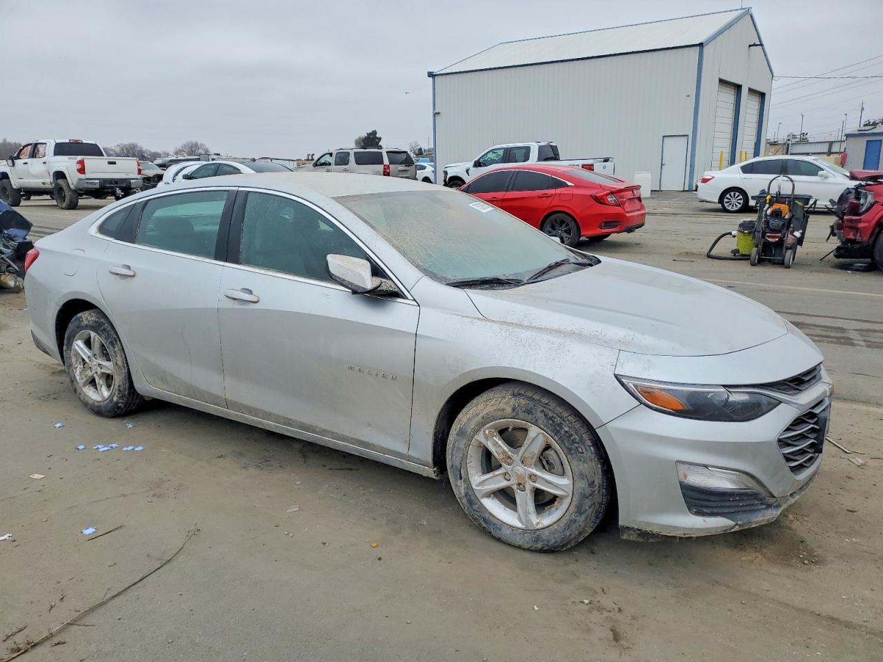 2020 Chev Malibu - Фото 4