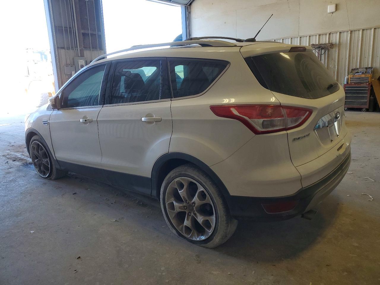 2015 Ford Escape Titanium - Фото 2