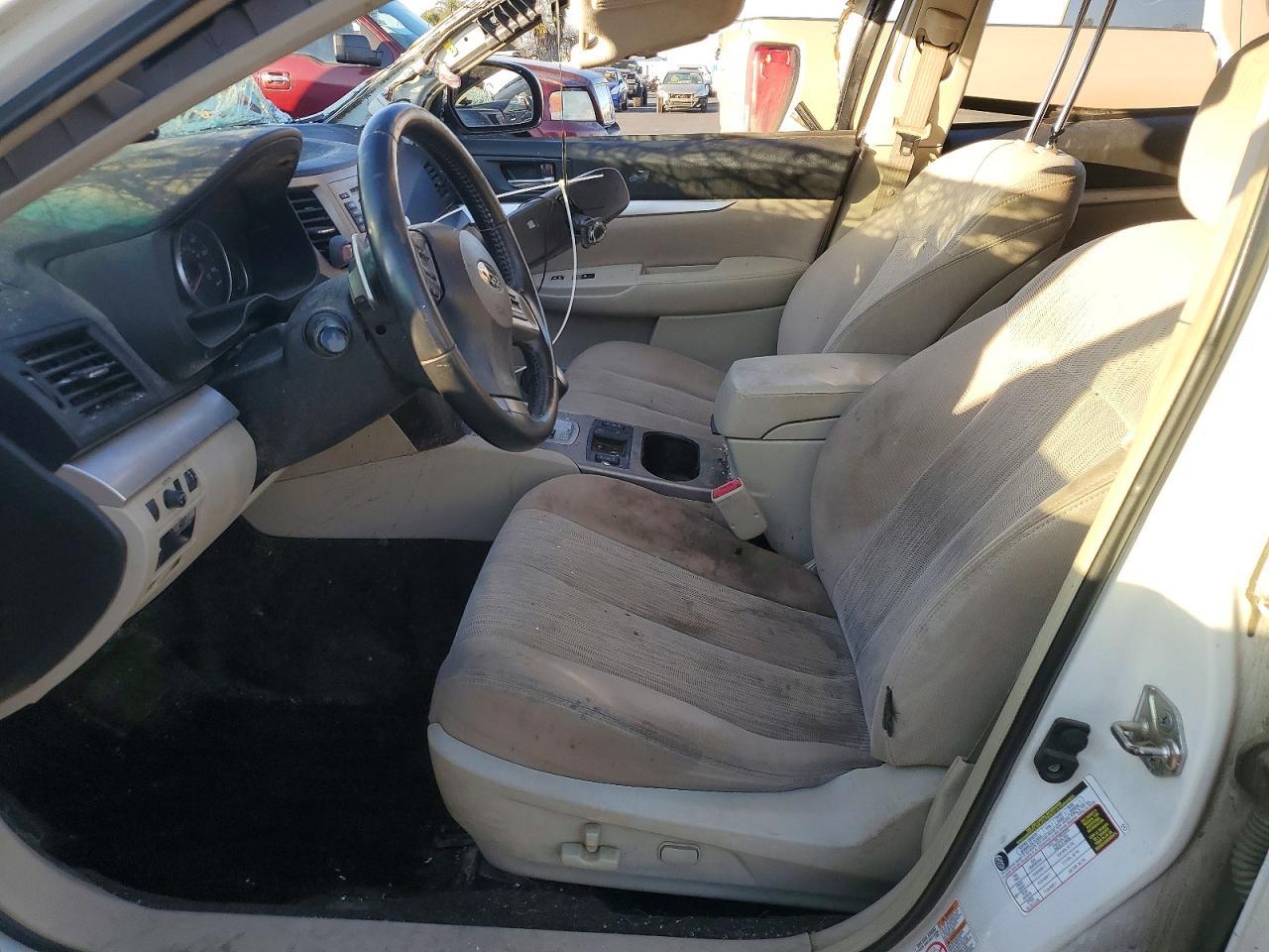 2014 Subaru Outback 2.5I Premium - Image 7