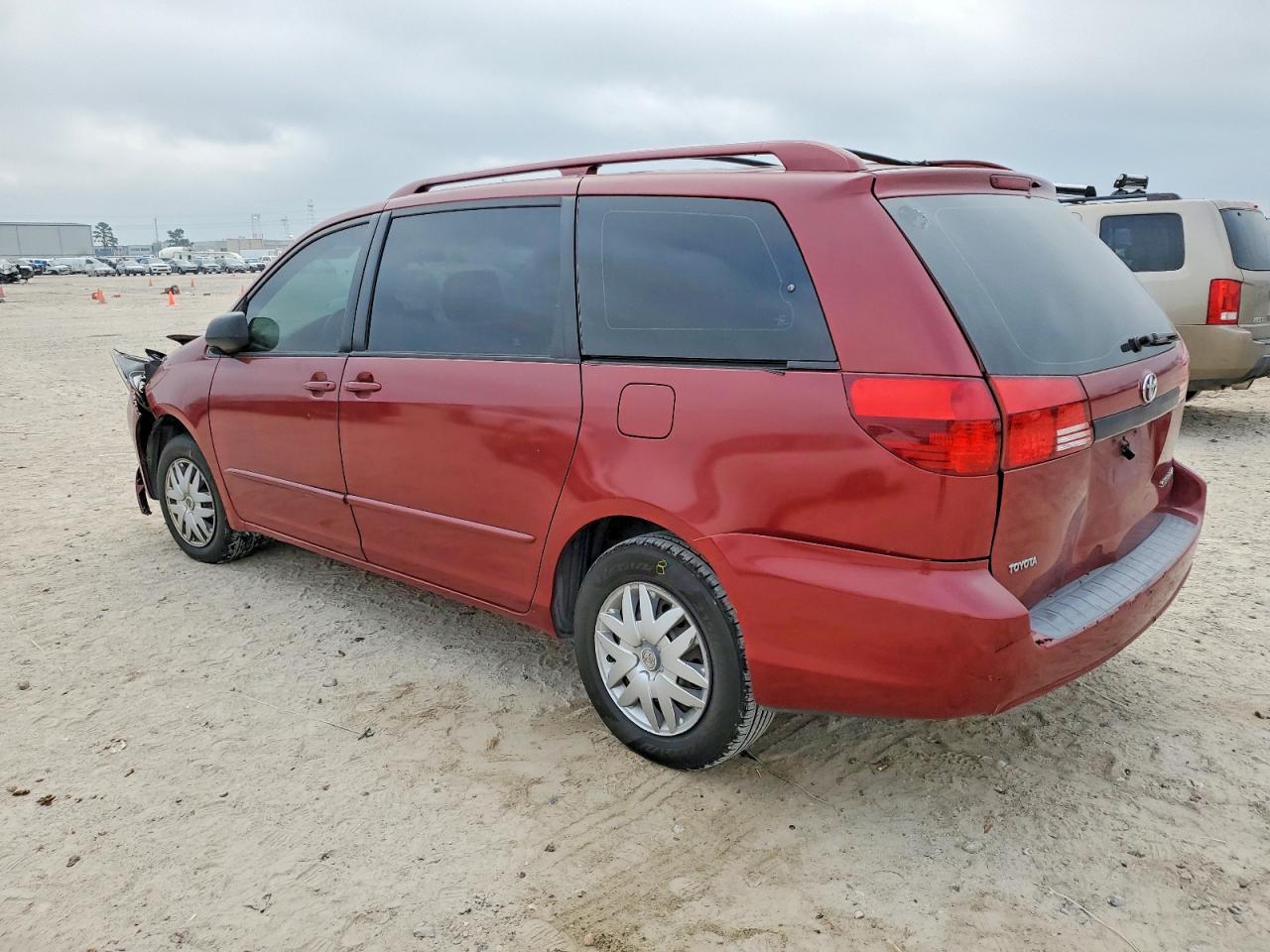 2005 Toyota Sienna Ce - Image 2