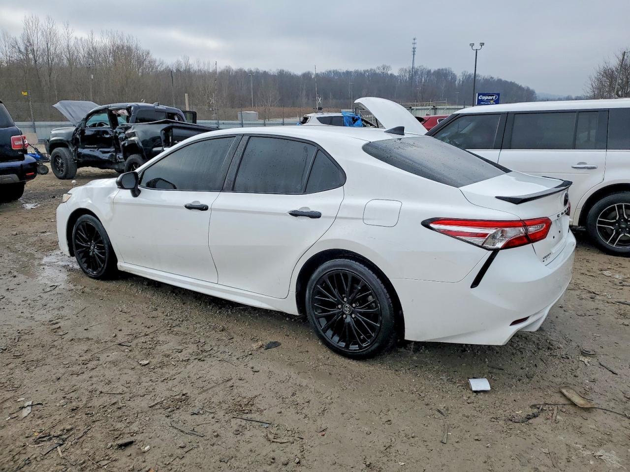 2020 Toyota Camry Se - Image 2
