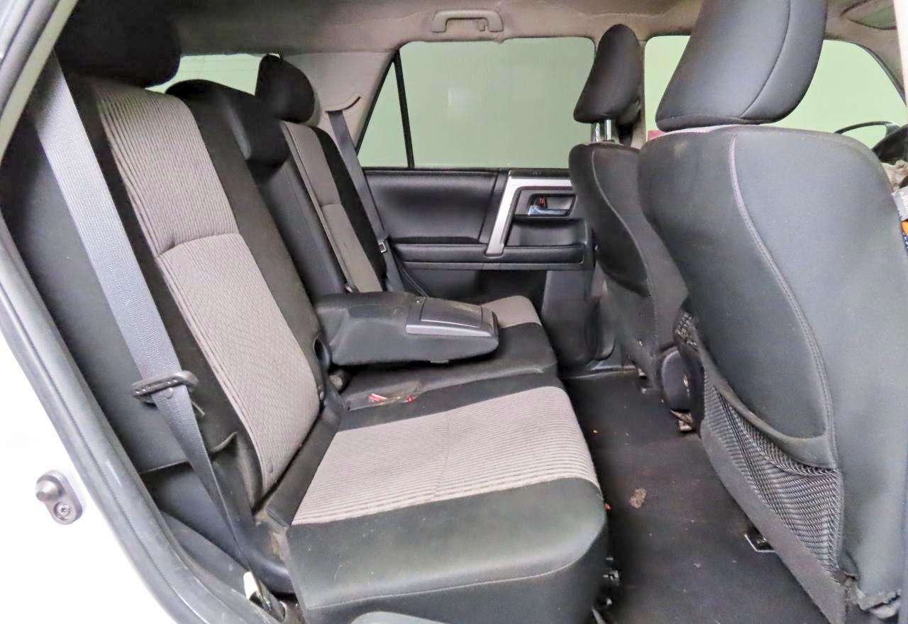 2016 Toyota 4Runner Sr5 - Image 6