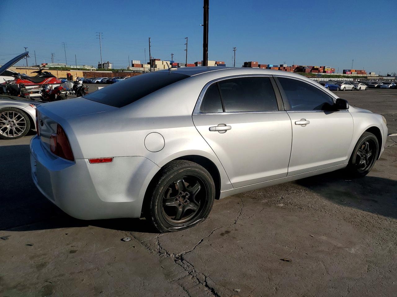 2011 Chevrolet Malibu Ls - Фото 3