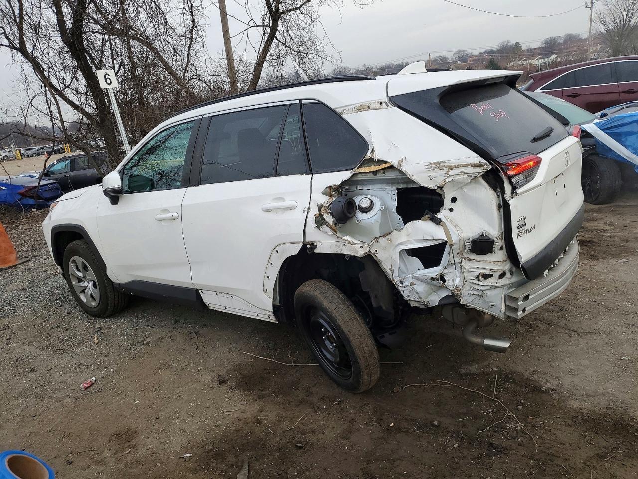 2020 Toyota Rav4 Le - Фото 2
