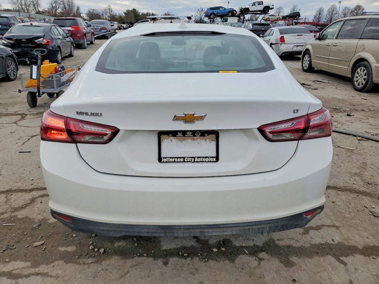 2022 Chevrolet Malibu Lt - Фото 6
