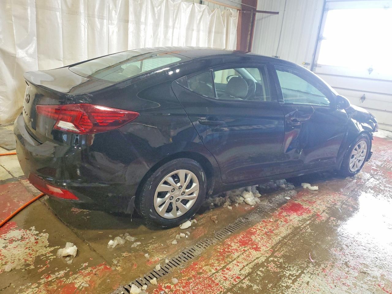 2020 Hyundai Elantra Se - Фото 3