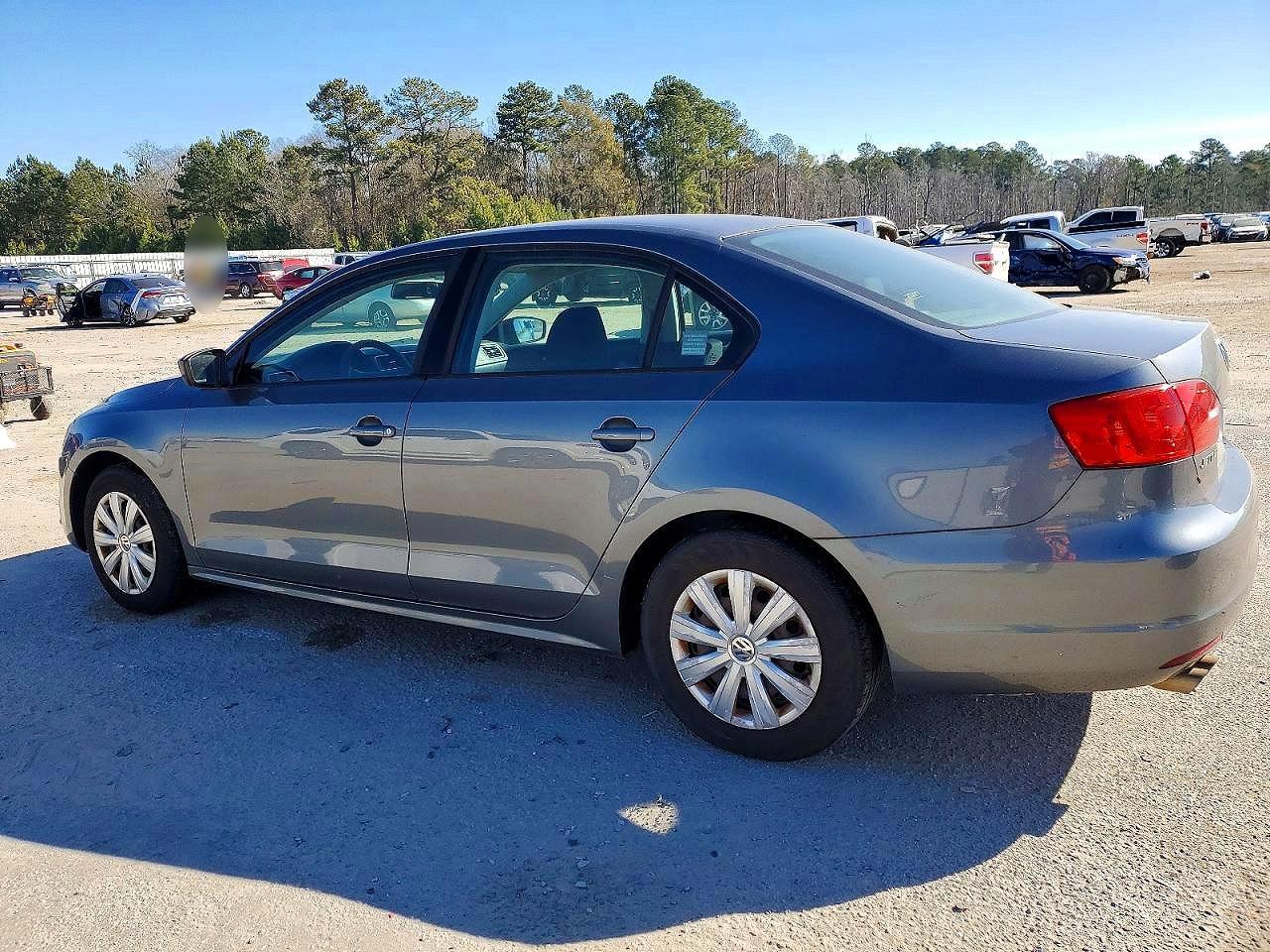 2014 Volkswagen Jetta Base - Image 2