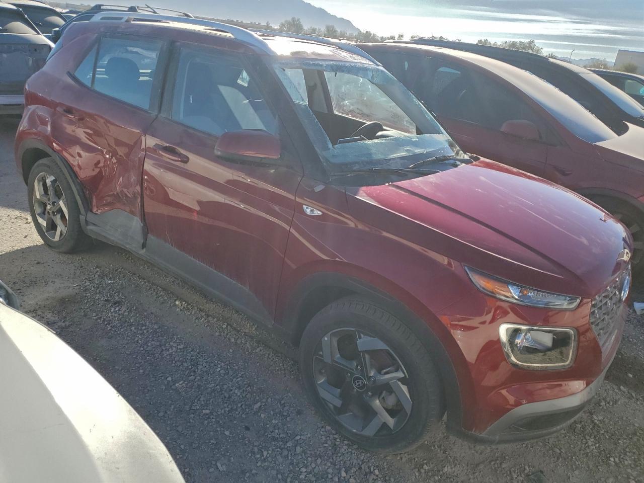 2025 Hyundai Venue Sel - Image 4