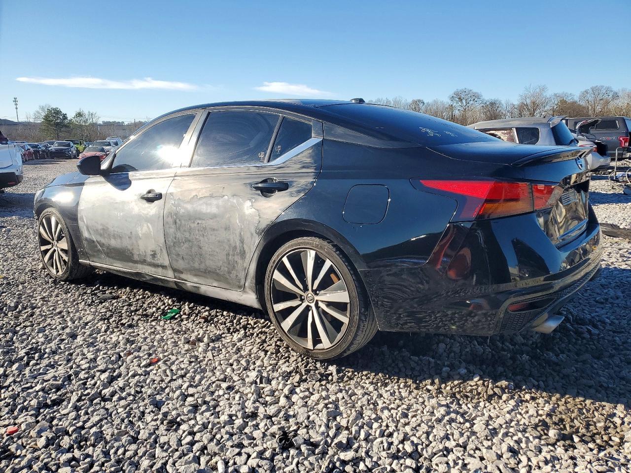 2019 Nissan Altima Sr - Фото 2