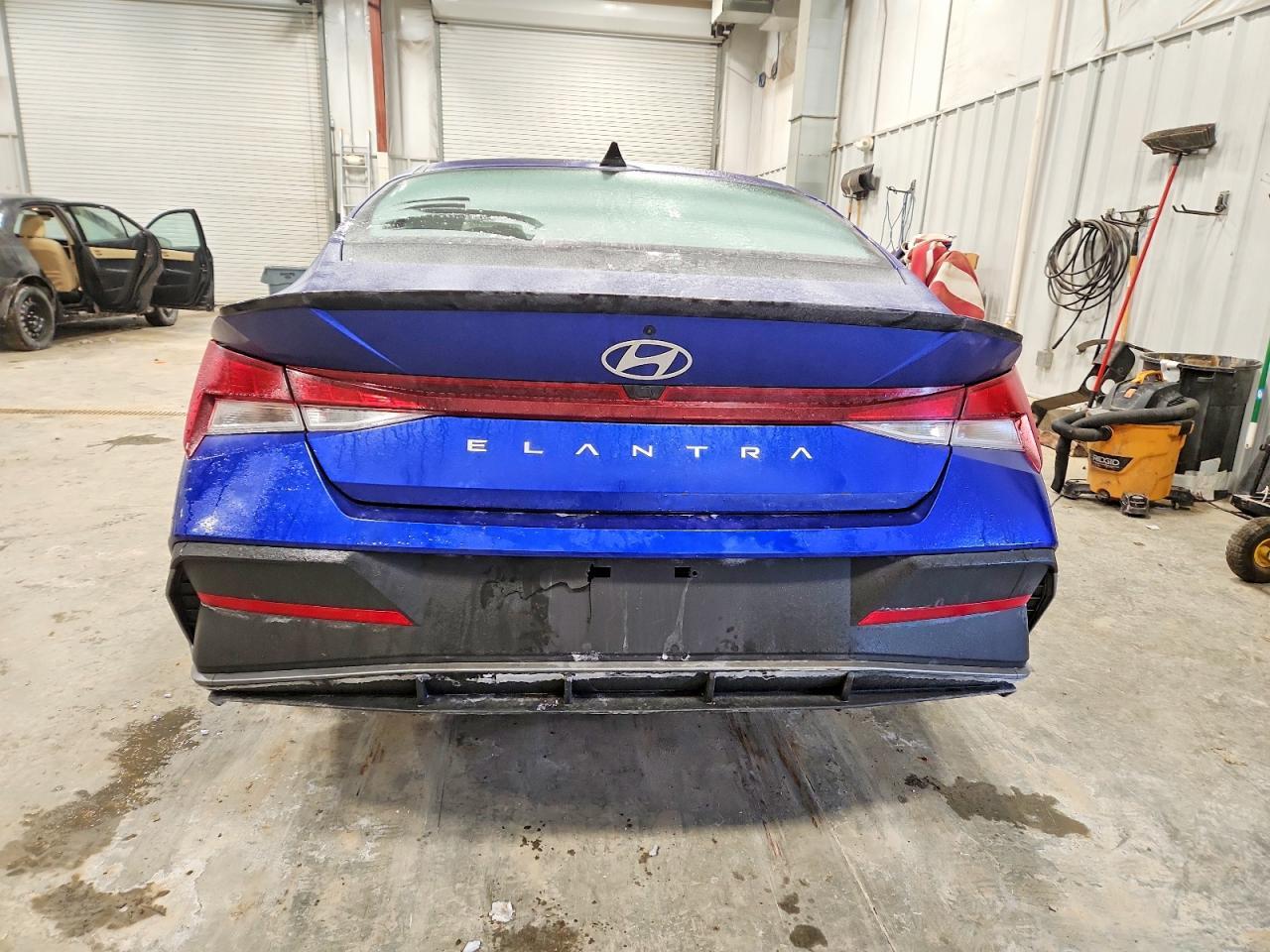 2025 Hyundai Elantra Sel Sport - Фото 6