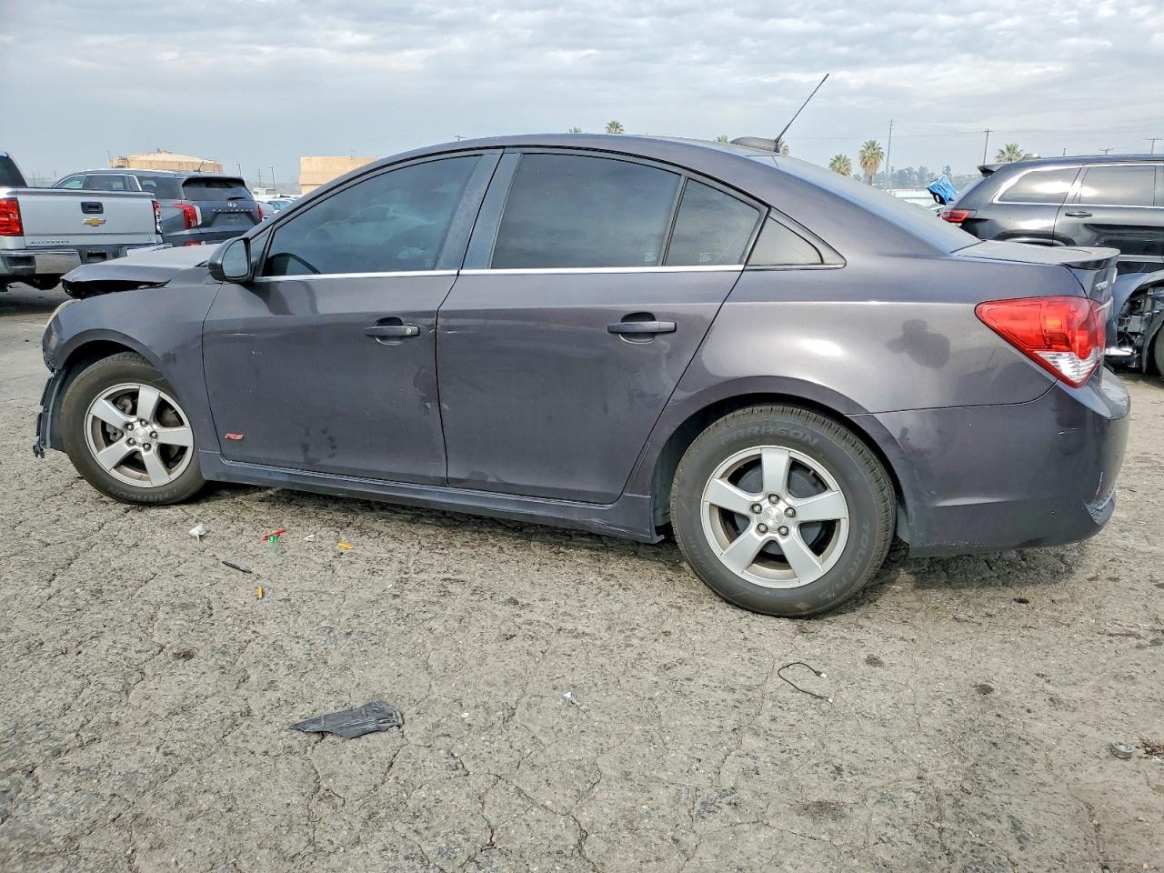 2015 Chevrolet Cruze Lt - Image 2