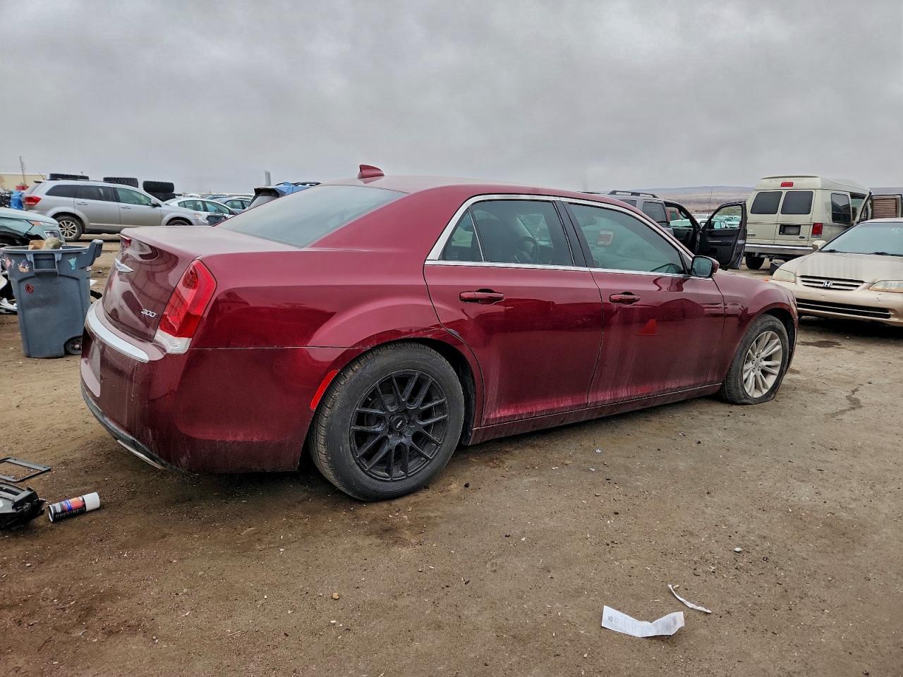 2021 Chrysler 300 Touring - Фото 3