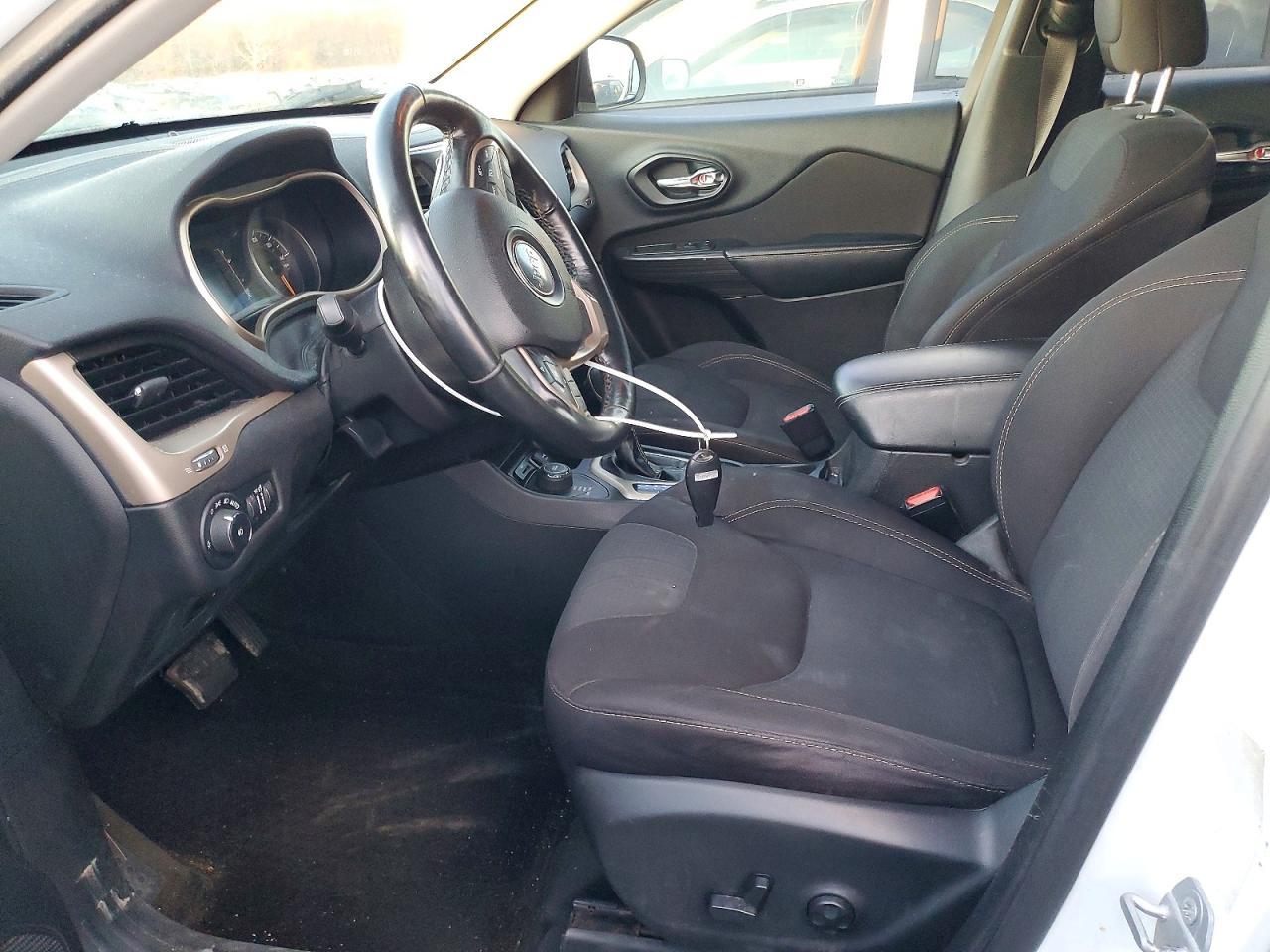 2016 Jeep Cherokee Latitude - Image 7