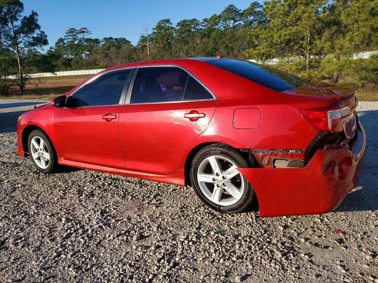 2013 Toyota Camry - Фото 2