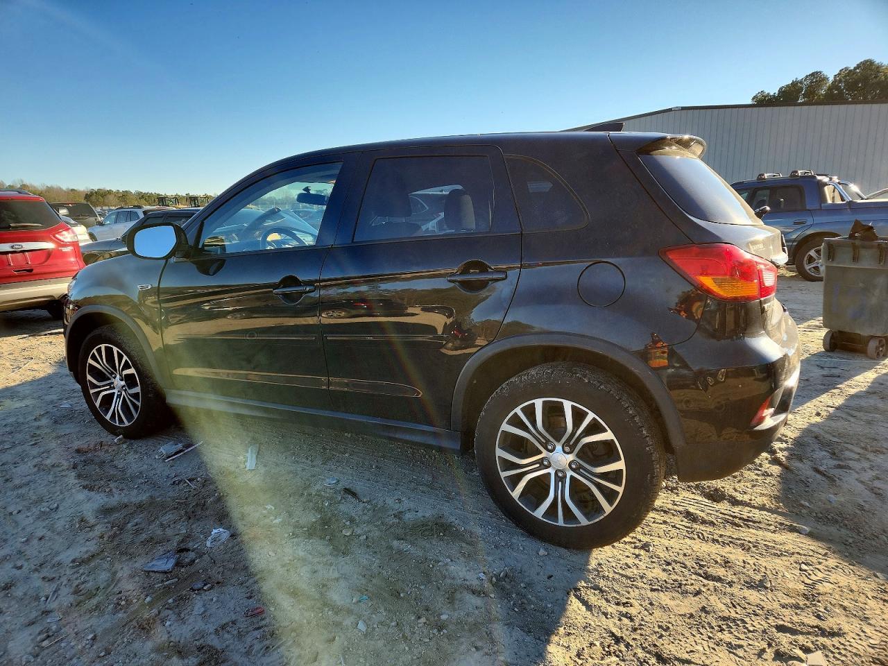 2019 Mitsubishi Outlander Sport Es - Image 2