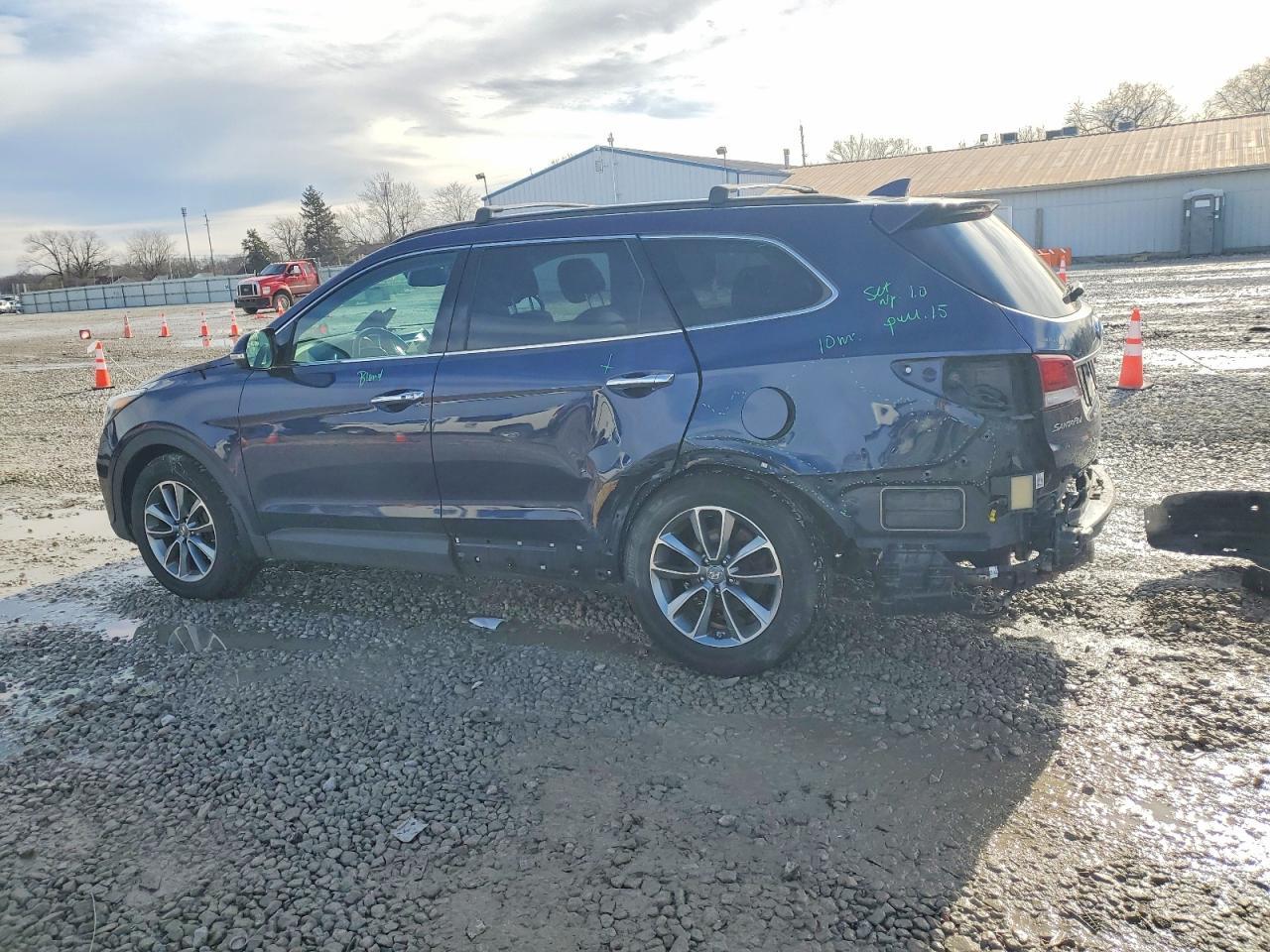 2017 Hyundai Santa Fe Se - Image 2