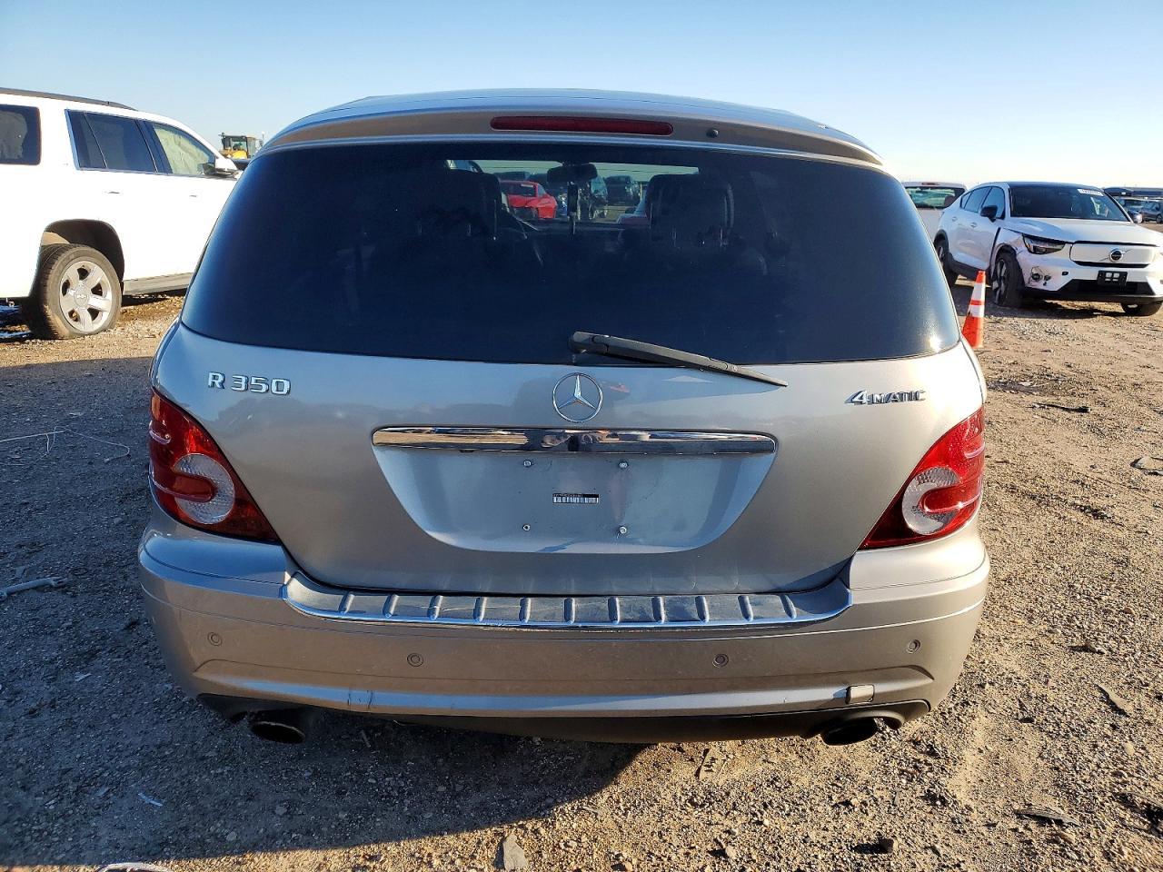 2009 Mercedes-Benz R 350 4Matic - Image 6