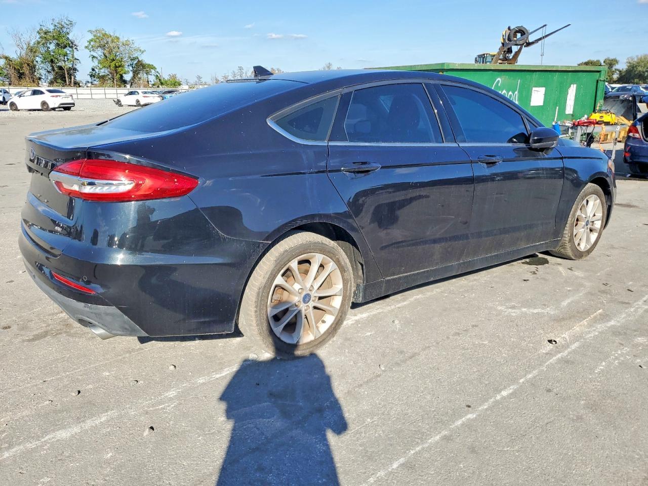 2020 Ford Fusion Se - Фото 3