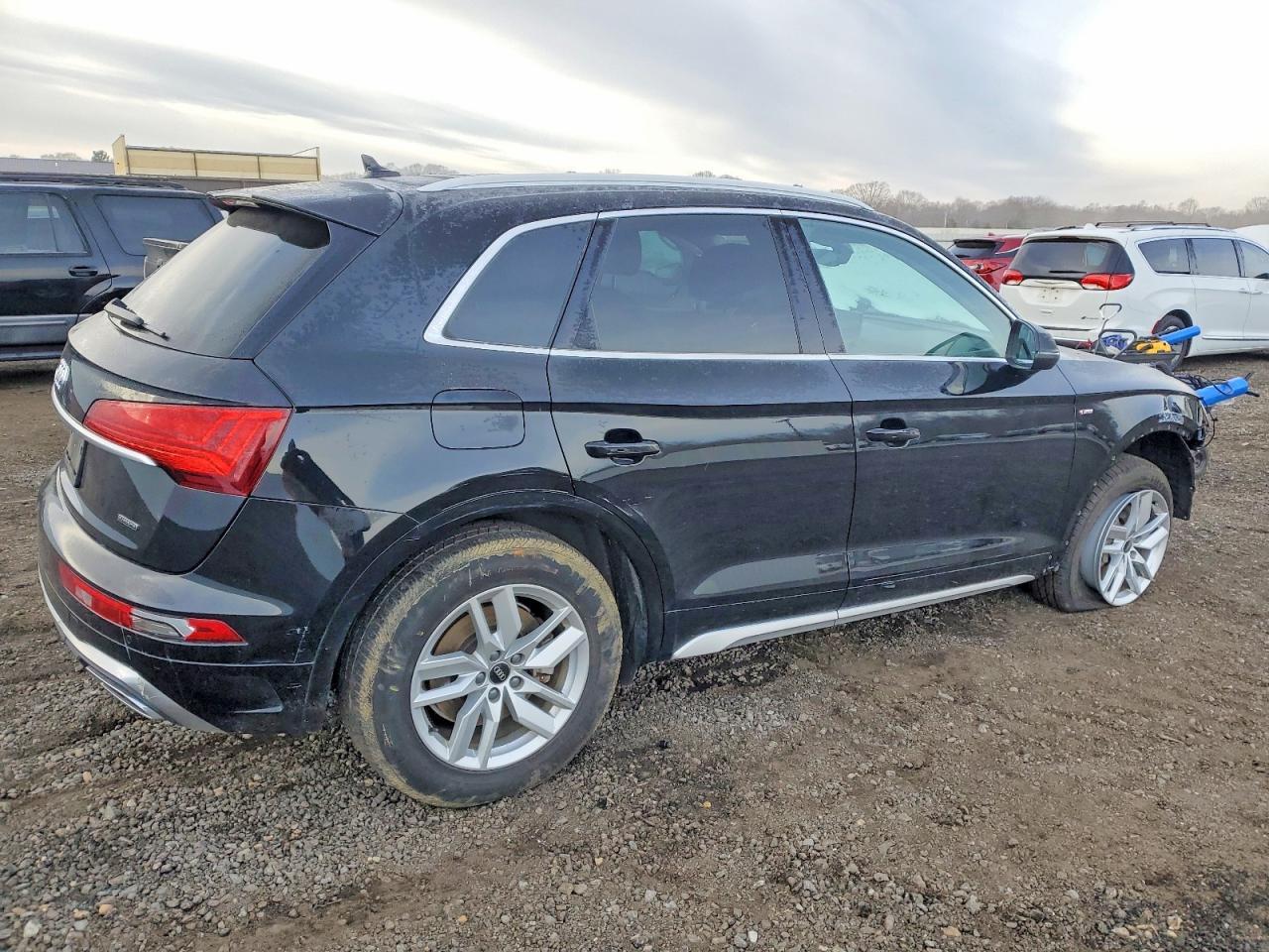 2023 Audi Q5 Premium 45 - Image 3