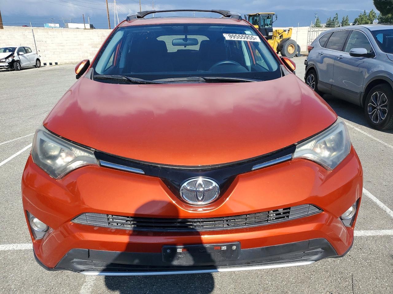 2016 Toyota Rav4 Xle - Image 5