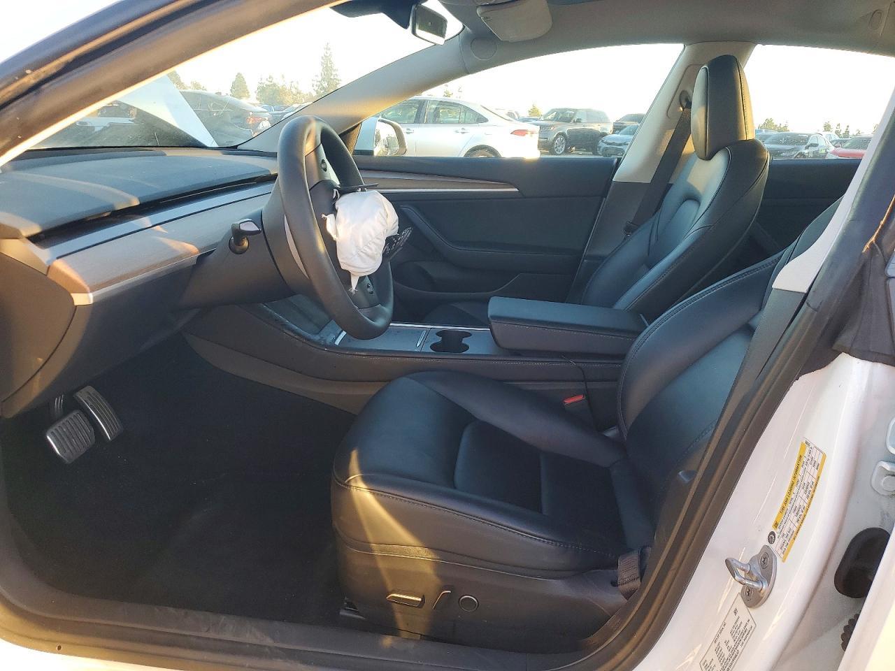2023 Tesla Model 3 - Фото 7