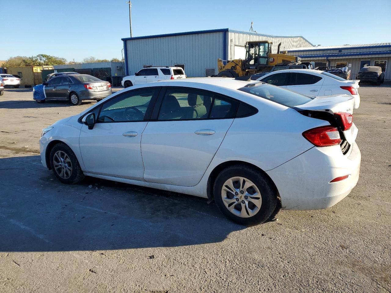 2019 Chevrolet Cruze Ls - Image 2