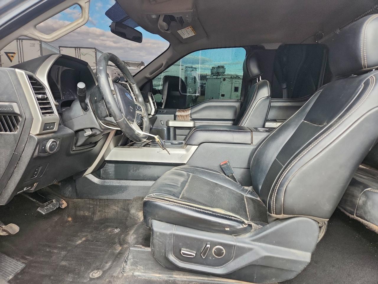 2019 Ford F350 Flatbed Truck - Фото 7