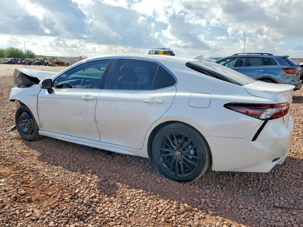 2021 Toyota Camry Hybrid Xse - Image 2