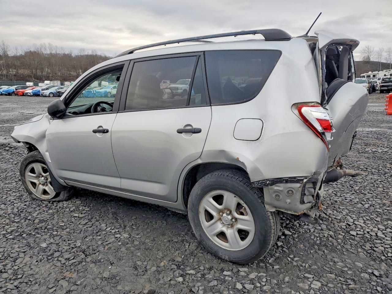 2011 Toyota Rav4 Base - Фото 2