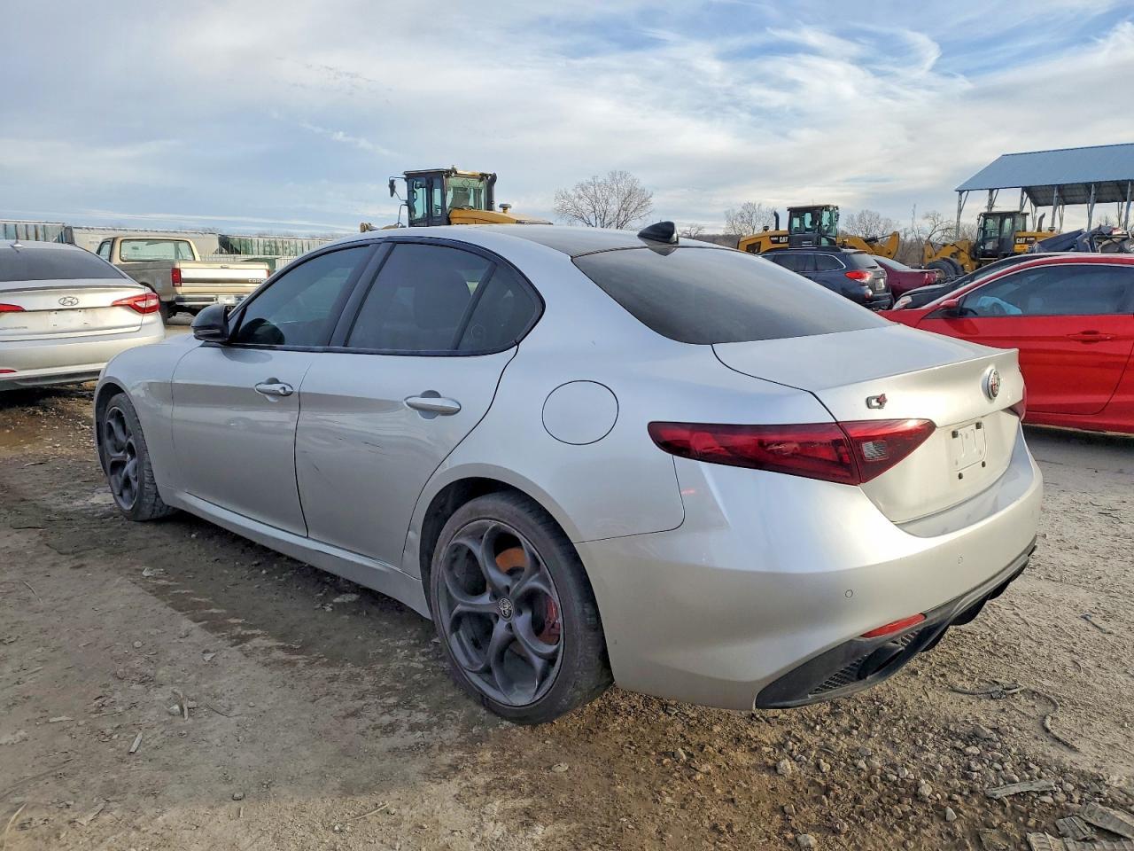 2019 Alfa Romeo Giulia - Image 2