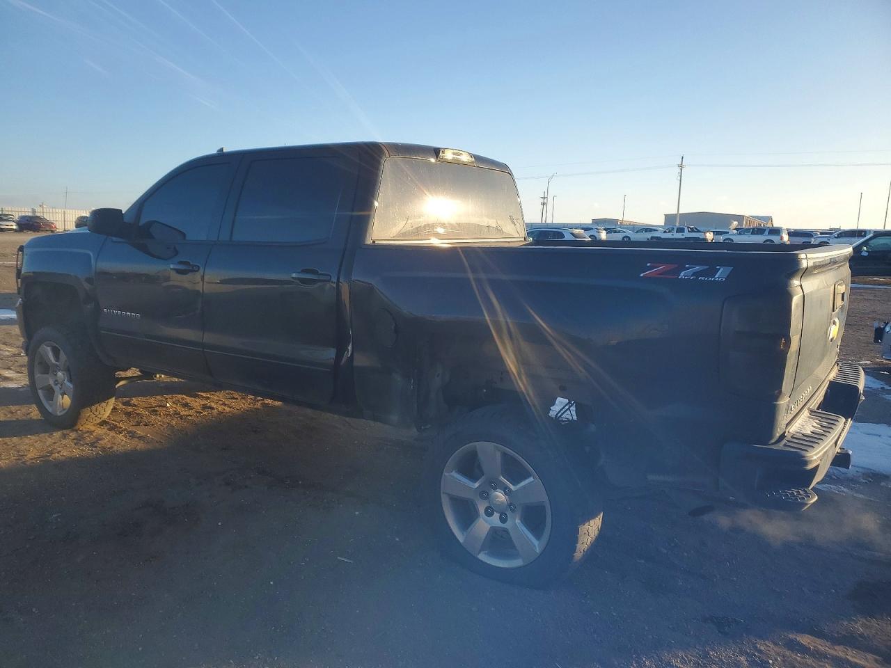2018 Chevrolet Silverado K1500 Lt - Image 2