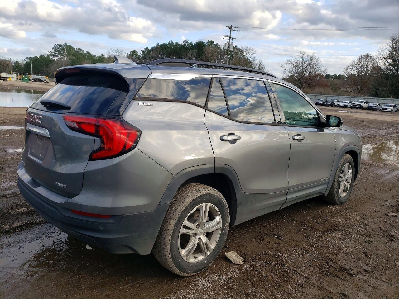 2020 GMC Terrain Sle - Image 3