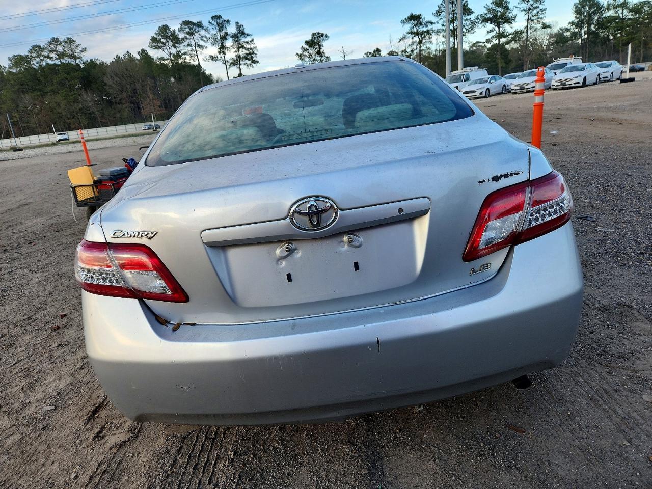 2011 Toyota Camry Base - Фото 6
