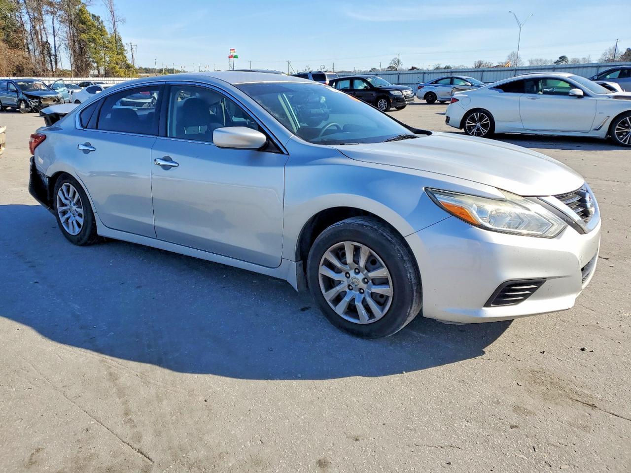2018 Nissan Altima 2.5 - Image 4