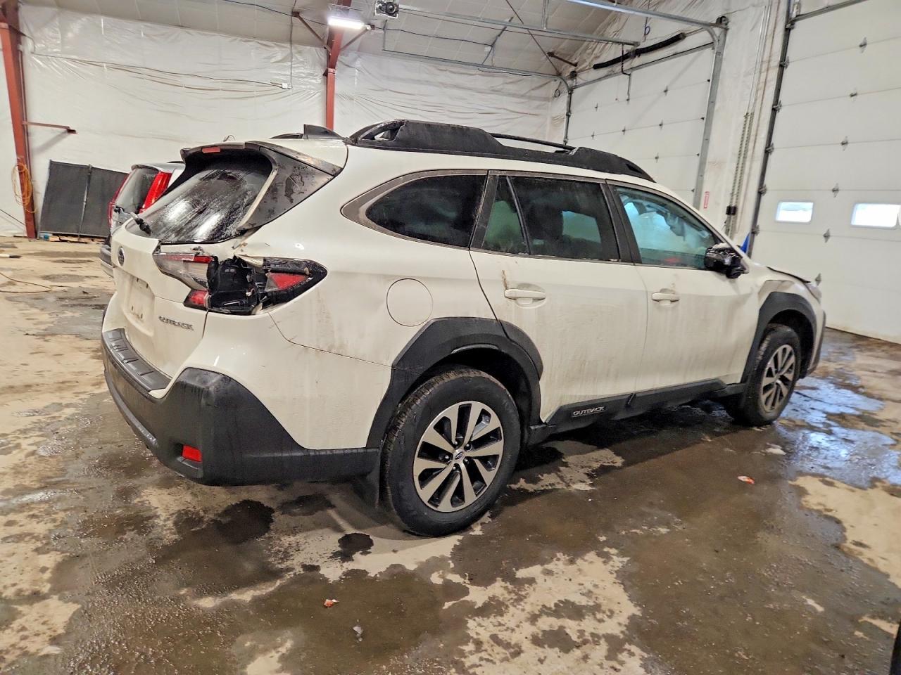 2023 Subaru Outback Premium - Image 3