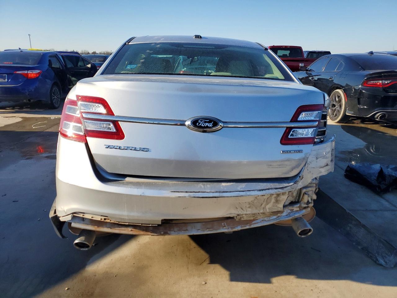 2017 Ford Taurus Se - Фото 6