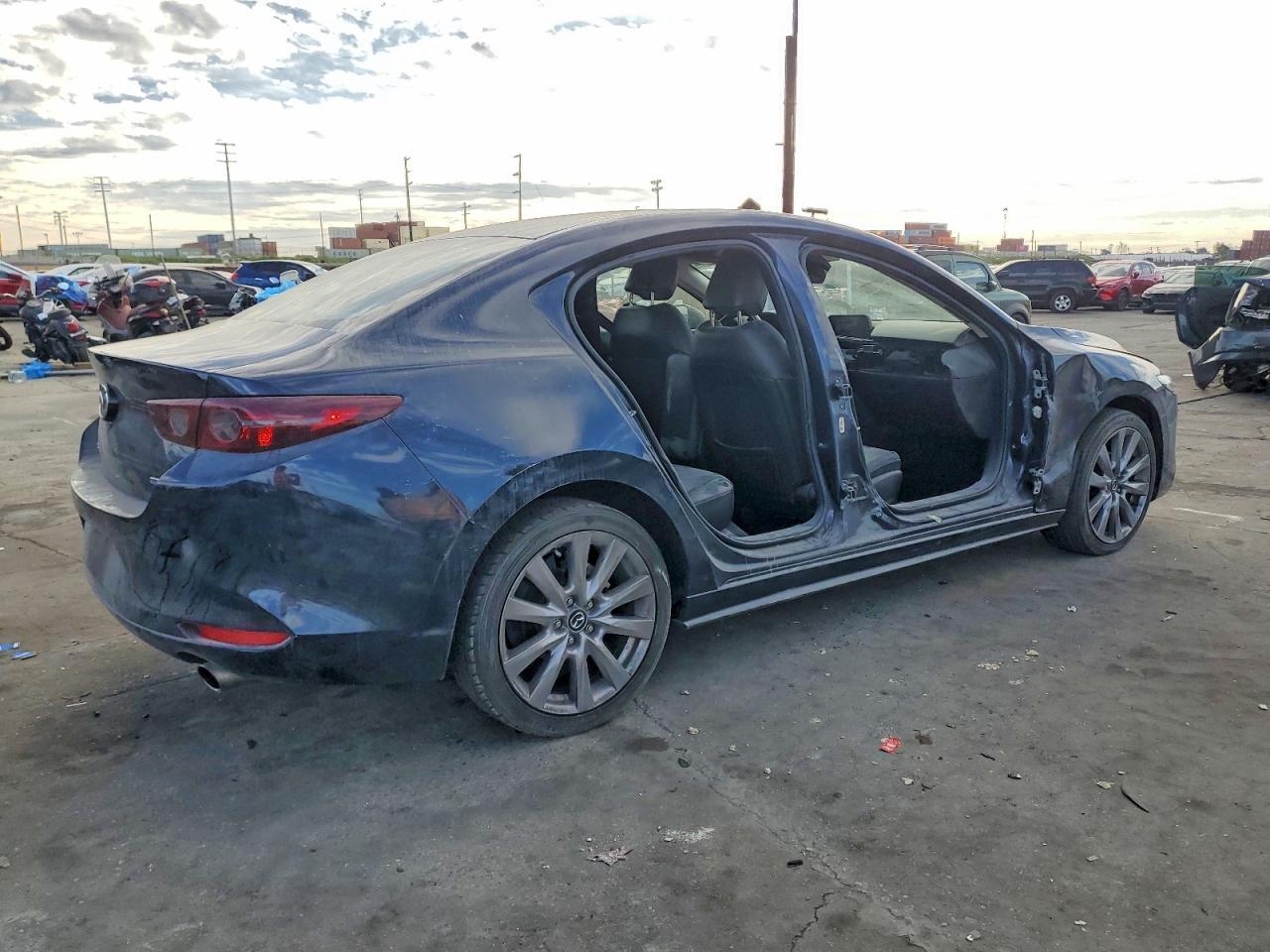 2021 Mazda 3 Select - Image 3