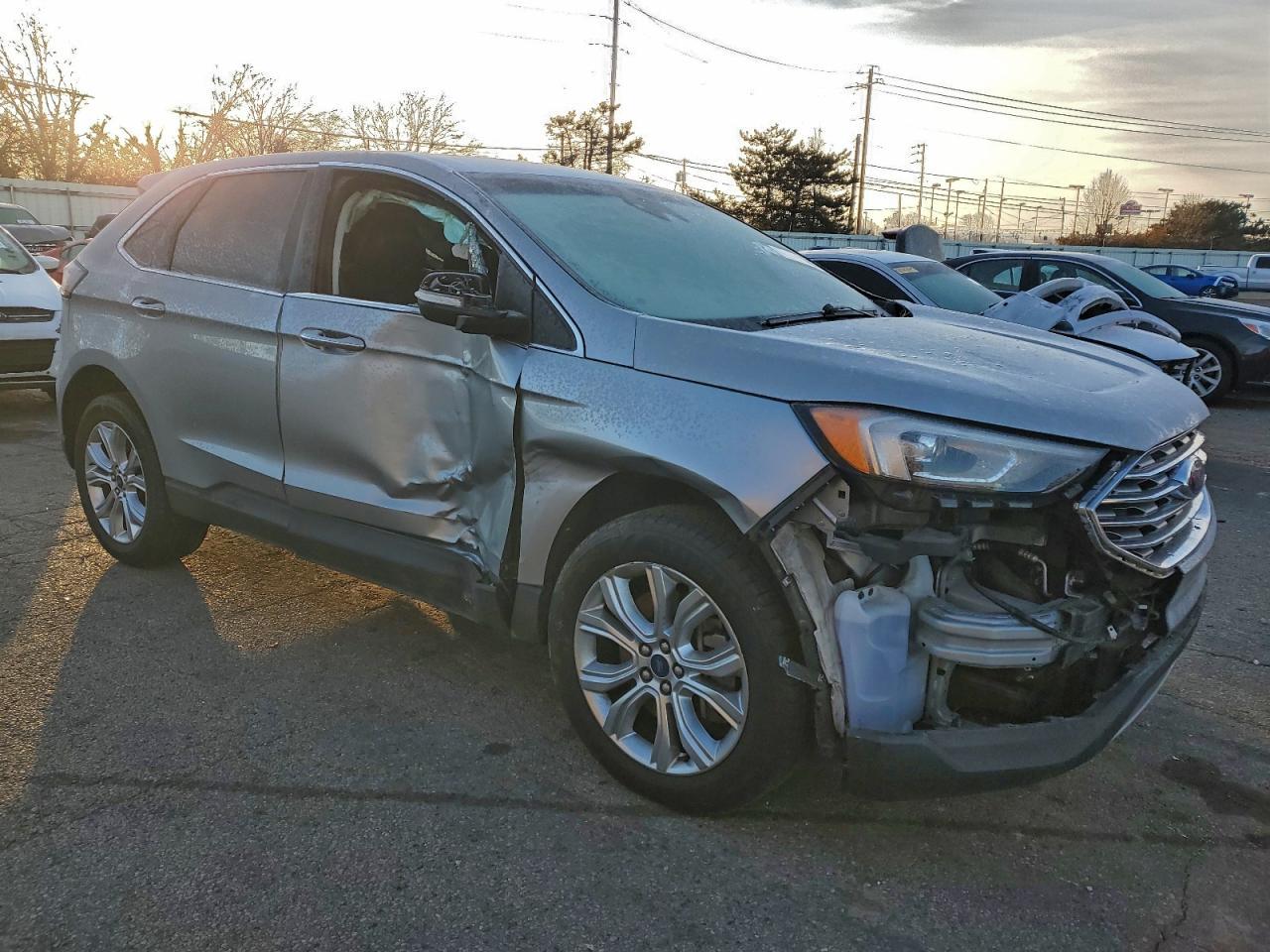 2022 Ford Edge Titanium - Image 4