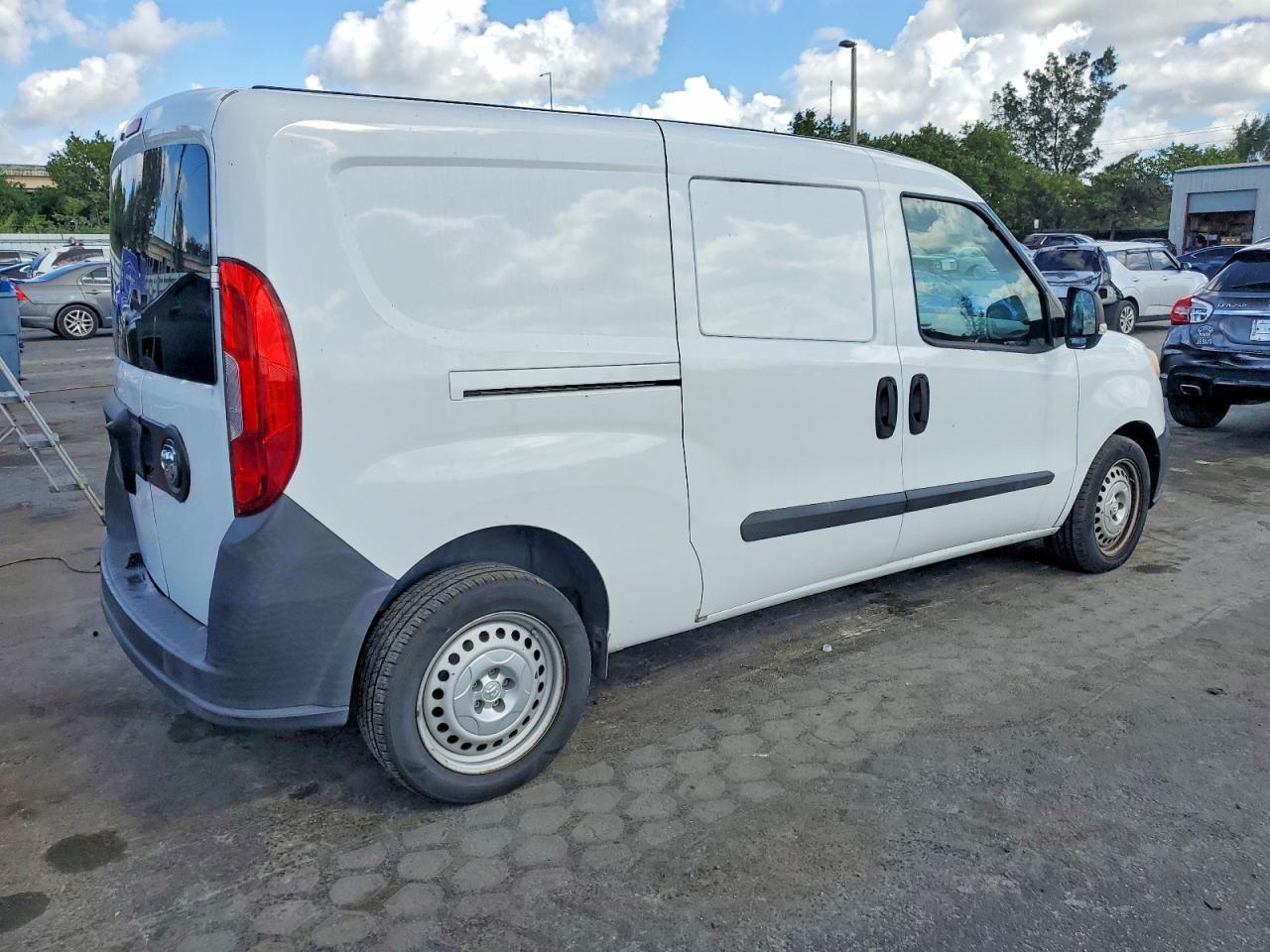 2016 Ram Promaster City Delivery Van - Фото 3