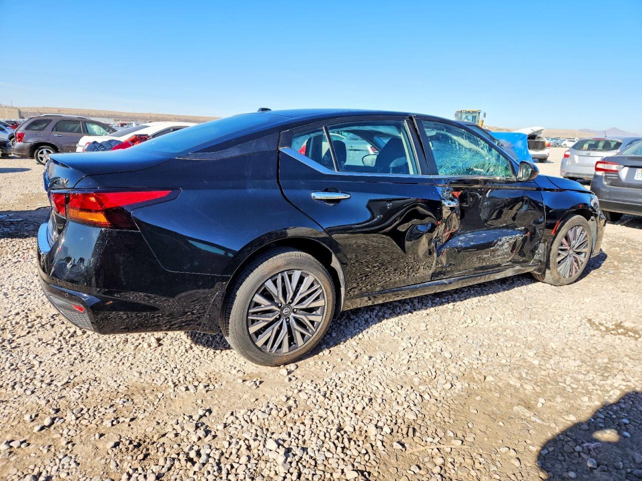 2023 Nissan Altima Sv - Image 3