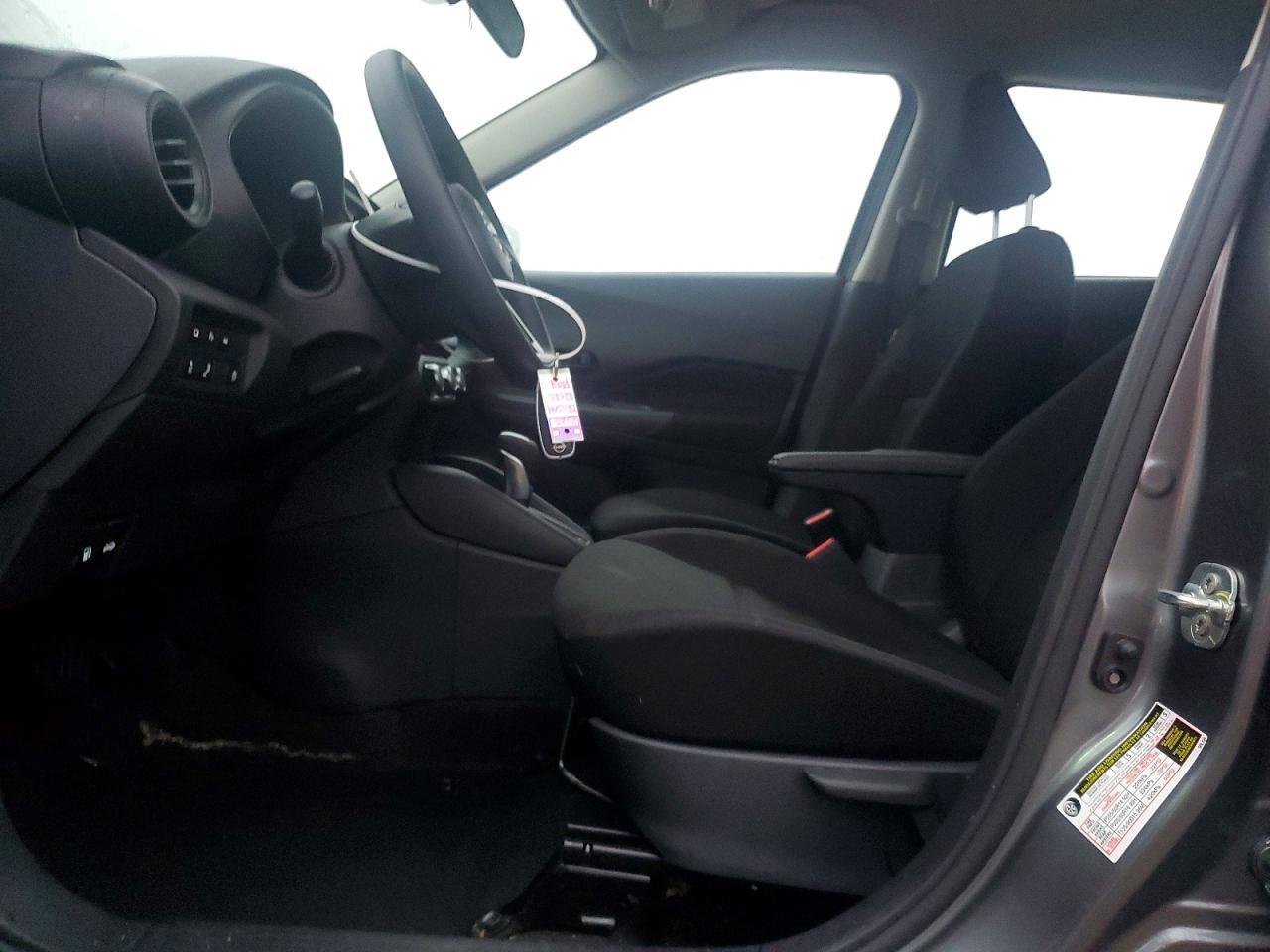 2025 Nissan Kicks Play S - Image 7